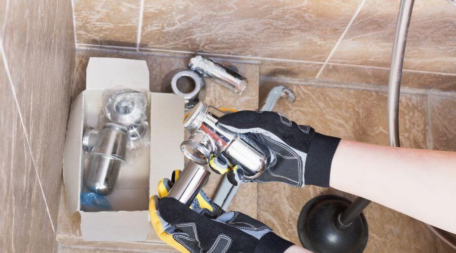 Professional gutter cleaning in Colfax, IL